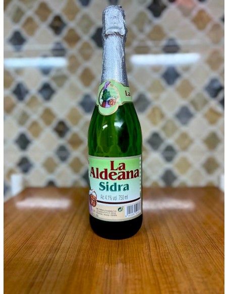 La Aldeana Sidra, botella de 750 ml, con un agradable 4.1% de alcohol