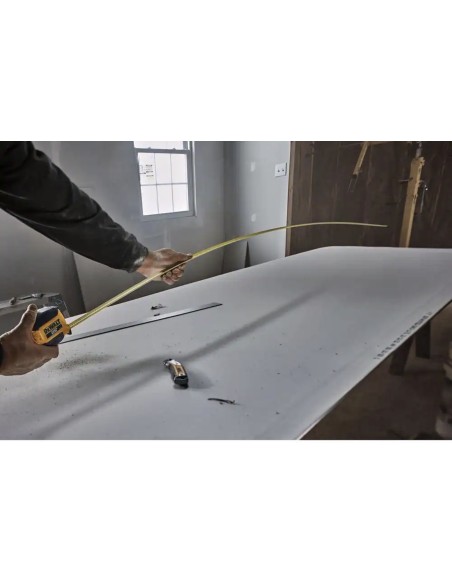 Cinta métrica DEWALT ATOMIC 25 ft × 1 1/8 in con freno de dedo (Entrega en 60 días aprox)